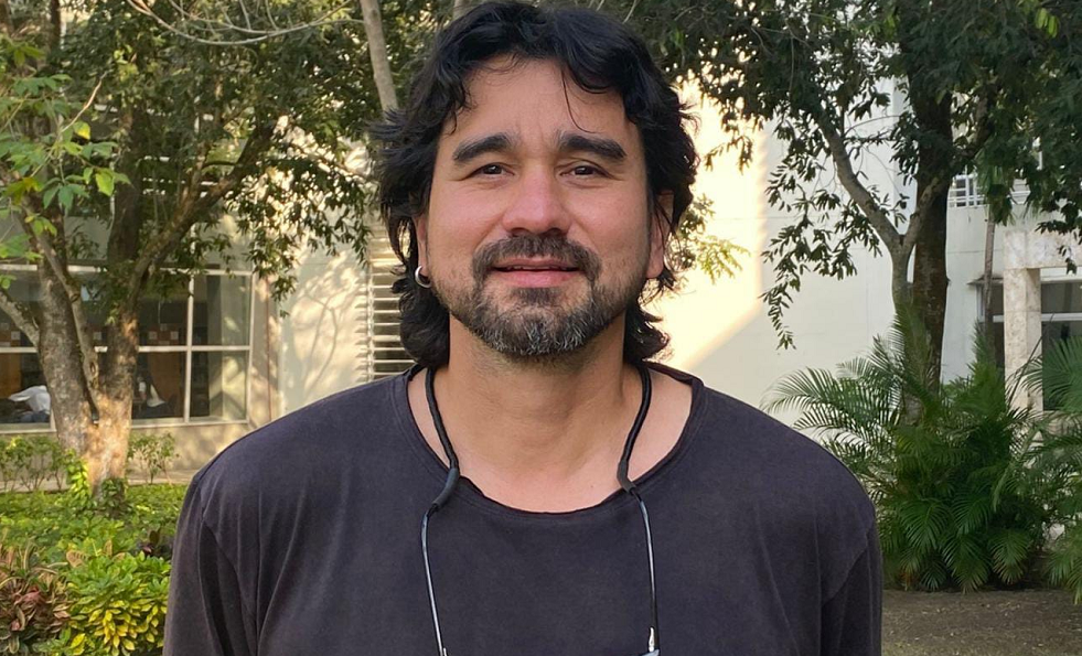 Óscar Durán profesor de tiempo completo de Comunicación Social