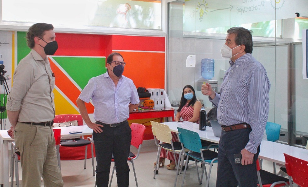 Secretario de la embajada de Bélgica visita la UTB