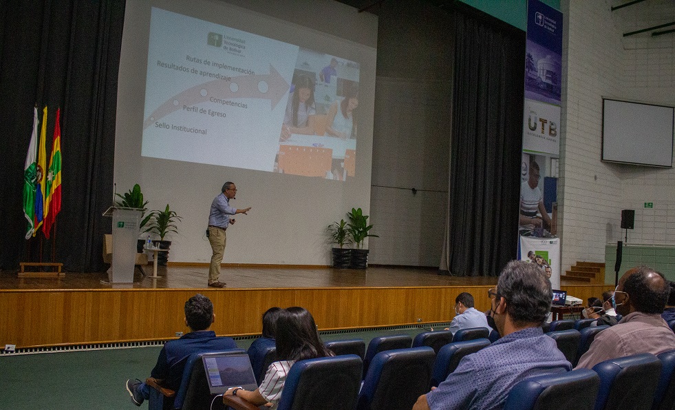 Sello institucional UTB