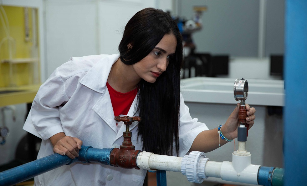 ¿Aún no sabes qué estudiar?, ¡entonces has llegado al lugar correcto! En este artículo de la Universidad Tecnológica de Bolívar, te contaremos cuáles son las carreras profesionales que están liderando el campo laboral en la actualidad, y por qué estudiar en la UTB.