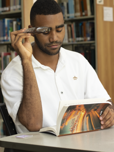 Ronaldo Cárdenas Gómez, estudiante de la Escuela de Transformación Digital de la Universidad Tecnológica de Bolívar // Foto: Maira Carpio