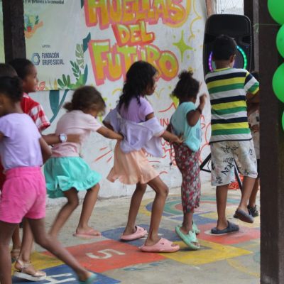 Niños en la inauguración del nuevo parque// Foto: Willian Camacho Aguilar